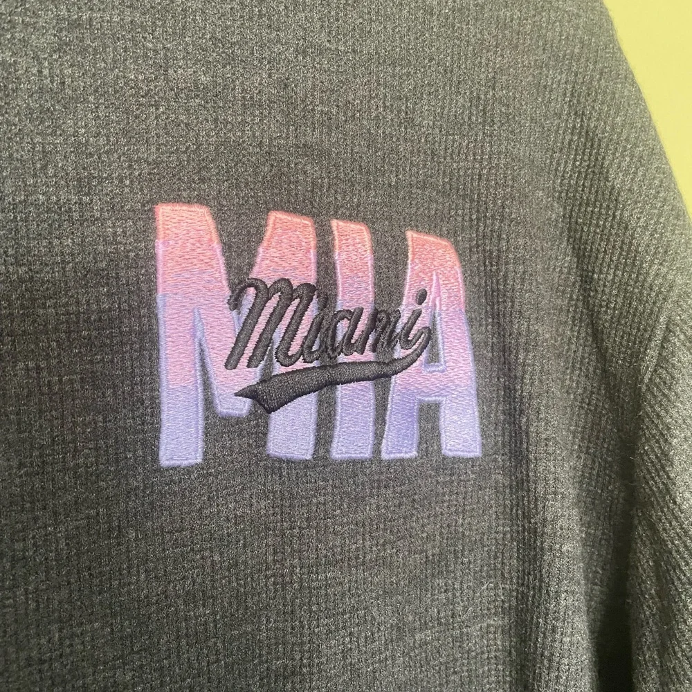 PINK Victoria's Secret Gray Thermal Long Sleeve Top Sz Med - Picture 2 of 6